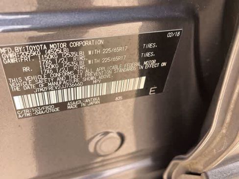 Used 2018 Toyota RAV4 LE FWD image 22