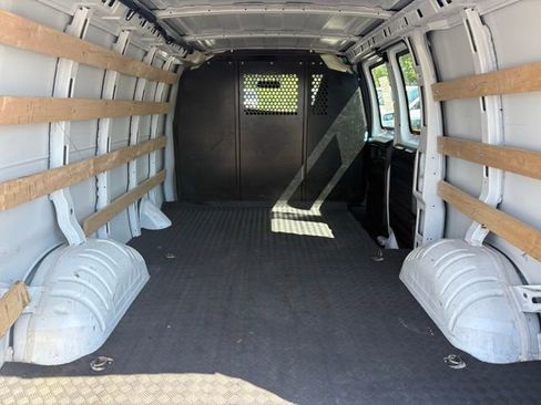 Used 2024 Chevrolet Express 2500 w/ Driver Convenience Package RWD image 9