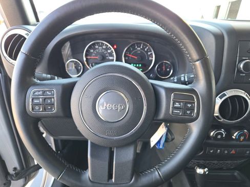 Used 2015 Jeep Wrangler Unlimited Sahara w/ Connectivity Group image 11