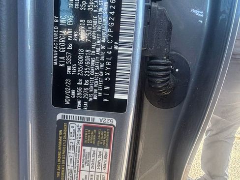 Used 2023 Kia Sorento S w/ Panoramic Sunroof Package FWD image 3