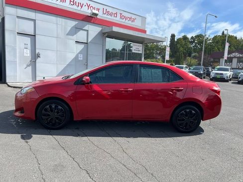 Used 2018 Toyota Corolla LE FWD image 7