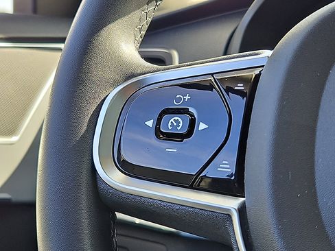 Certified 2024 Volvo XC90 B5 Core w/ Protection Package Premier image 21