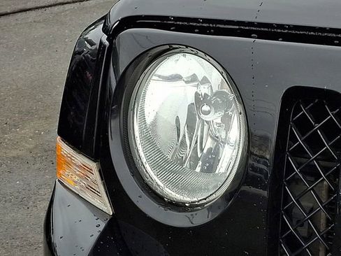 Used 2015 Jeep Patriot High Altitude image 11