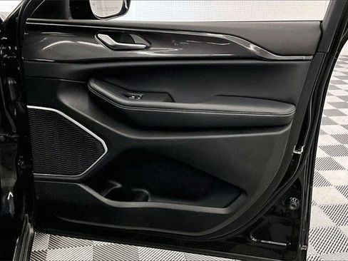 Used 2022 Jeep Grand Cherokee Altitude image 18