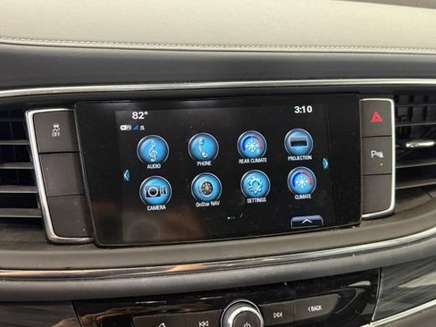 Used 2018 Buick Enclave Essence FWD image 33