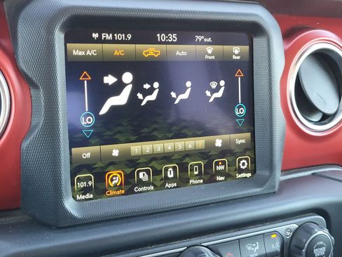 Used 2023 Jeep Gladiator Rubicon w/ Trailer Tow Package AWD/4WD image 20