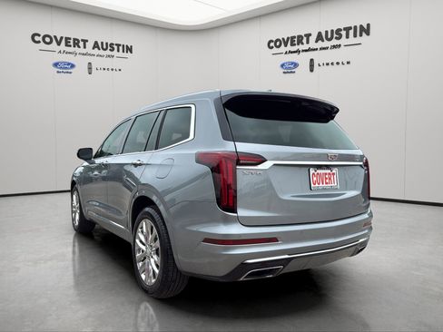 Used 2023 Cadillac XT6 Premium Luxury w/ Technology Package FWD image 3