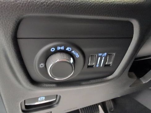 Used 2025 Jeep Grand Cherokee Altitude AWD/4WD image 16