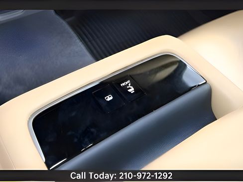 Used 2022 Lexus LS 500 RWD image 18