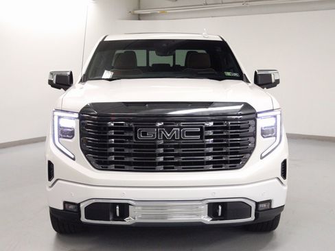 Used 2024 GMC Sierra 1500 Denali Ultimate image 3