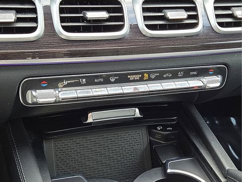 Used 2020 Mercedes-Benz GLE 350 4MATIC image 28