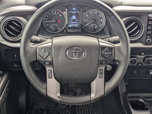 Used 2022 Toyota Tacoma TRD Sport AWD/4WD image 29