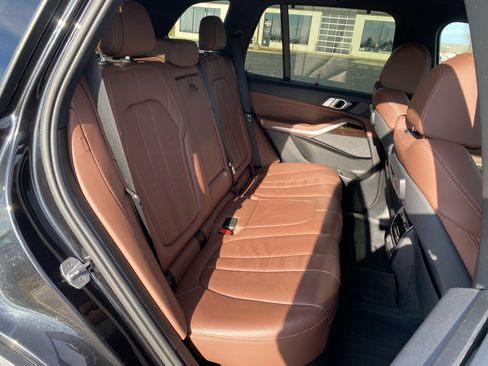 Used 2019 BMW X5 xDrive40i w/ Executive Package image 21