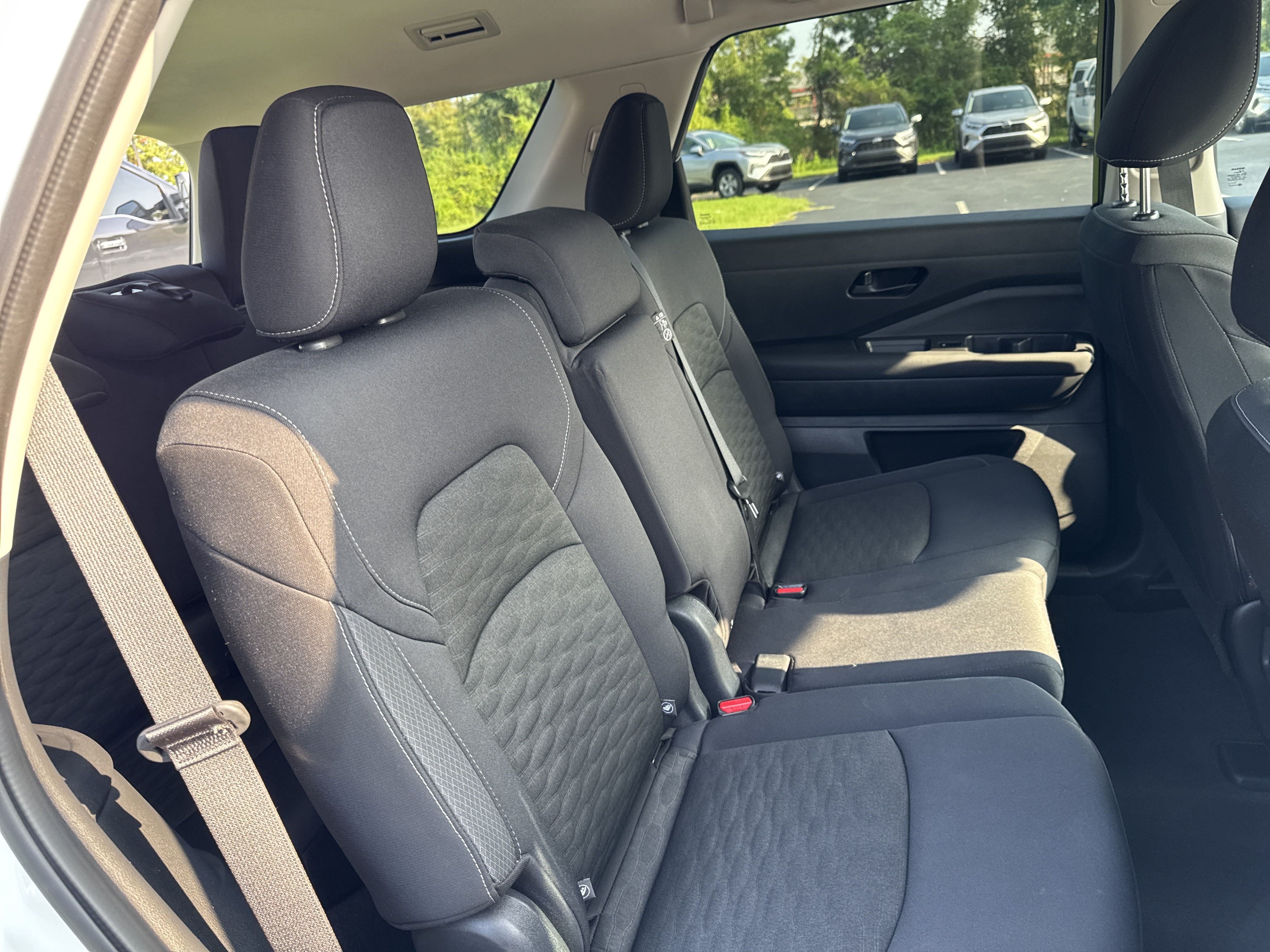 Used 2024 Nissan Pathfinder S FWD image 29