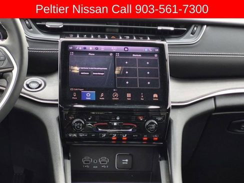 Used 2023 Jeep Grand Cherokee Limited w/ Black Appearance Package RWD image 28