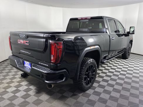 Used 2023 GMC Sierra 2500 Denali w/ Denali Black Diamond Edition image 8