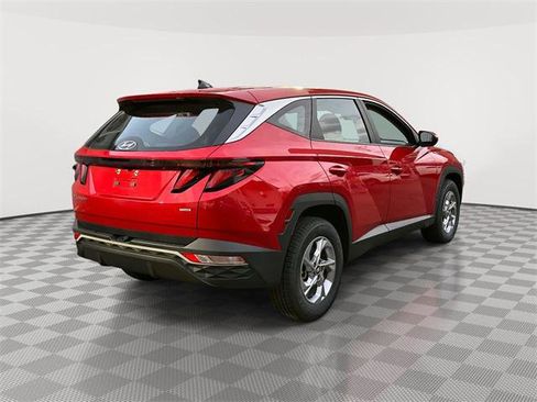 Used 2023 Hyundai Tucson SE image 3