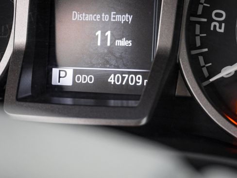 Used 2022 Toyota Tacoma SR5 w/ Technology Package RWD image 21
