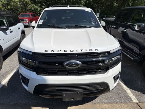 Used 2023 Ford Expedition Max Limited RWD image 2