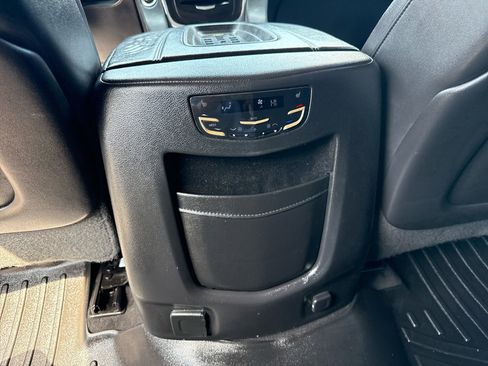 Used 2016 Cadillac Escalade ESV Luxury image 18