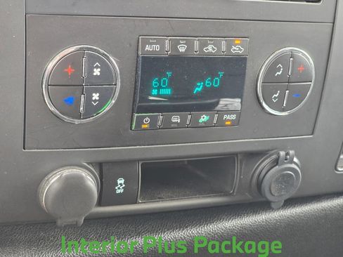 Used 2013 Chevrolet Silverado 2500 LT w/ Interior Plus Package AWD/4WD image 19