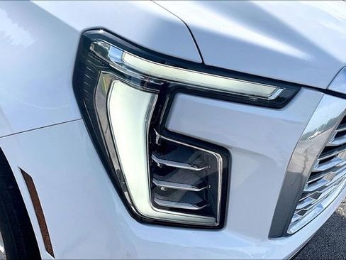 Used 2025 GMC Yukon XL Denali AWD/4WD image 33