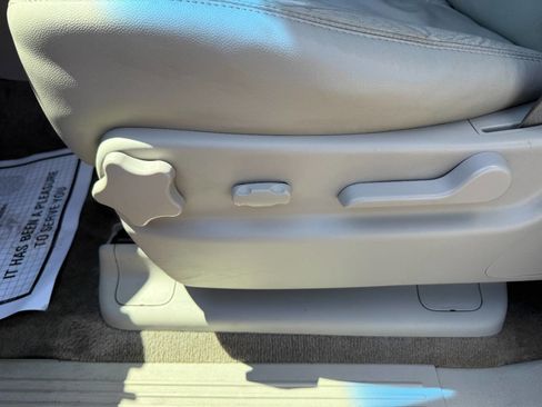 Used 2010 Chevrolet Suburban LT AWD/4WD image 20
