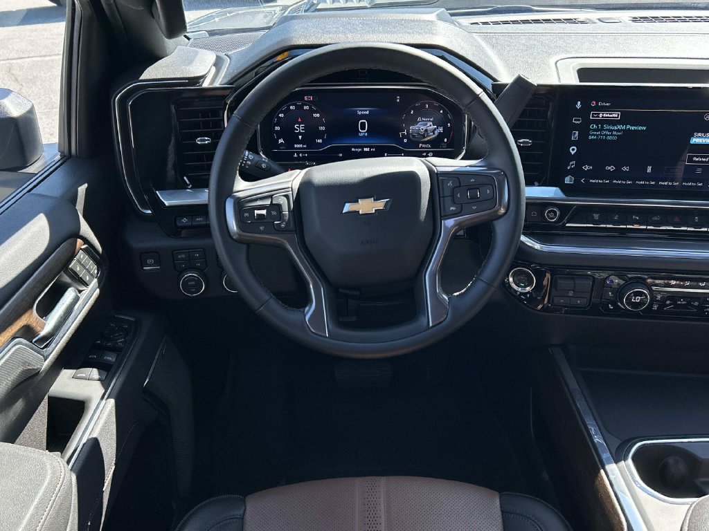 Used 2025 Chevrolet Silverado 2500 High Country w/ High Country Premium Package AWD/4WD image 13
