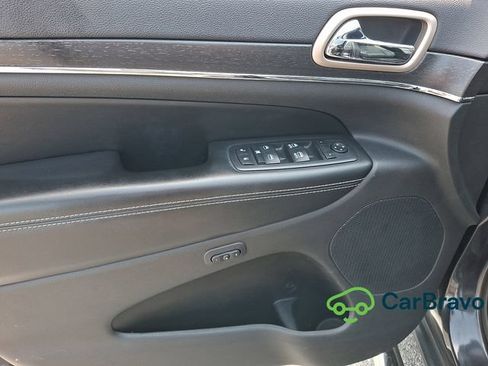Used 2016 Jeep Grand Cherokee Limited AWD/4WD image 12