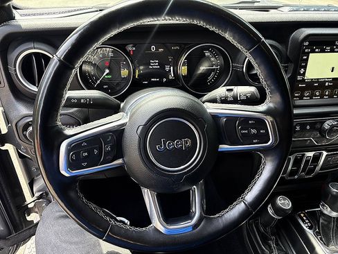 Used 2022 Jeep Wrangler Unlimited Sahara w/ Cold Weather Group AWD/4WD image 13