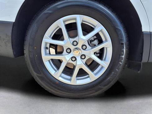 Used 2024 Chevrolet Equinox LT image 9