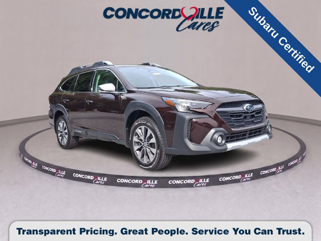 Used 2025 Subaru Outback Touring AWD/4WD image 1