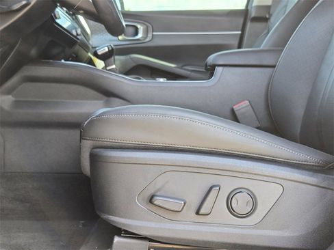New 2025 Kia Sorento EX image 17