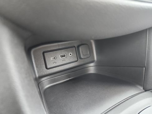 Used 2024 Chevrolet Equinox LT FWD image 9
