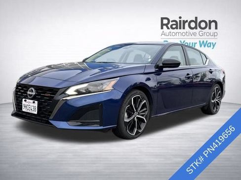 Used 2023 Nissan Altima 2.5 SR FWD image 3