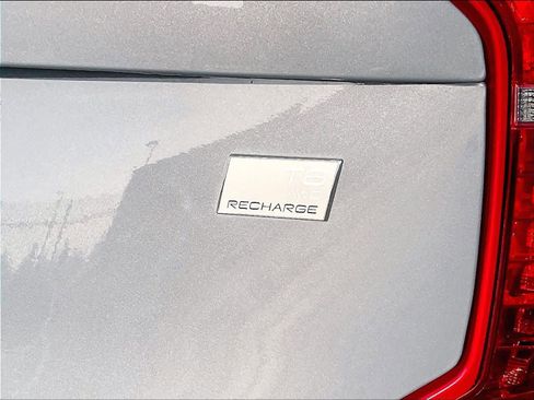 Used 2023 Volvo XC90 T8 Plus image 11