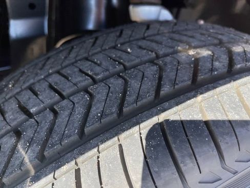 New 2025 Nissan Armada SL w/ Captain's Chari Seat Package image 30