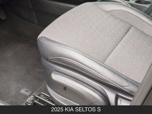 Used 2025 Kia Seltos S FWD image 15