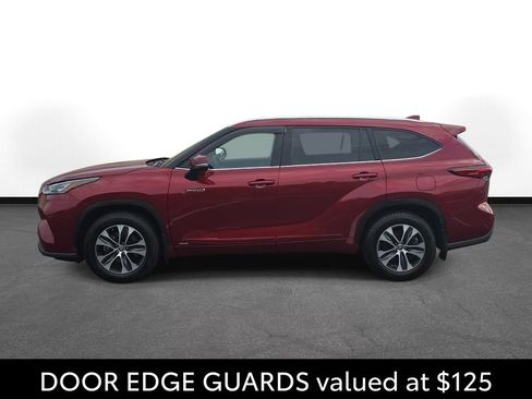 Used 2020 Toyota Highlander XLE AWD/4WD image 9