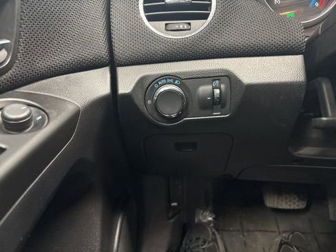 Used 2014 Chevrolet Cruze LT image 28