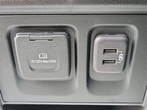 Used 2023 Chevrolet Traverse Premier w/ Redline Edition image 18