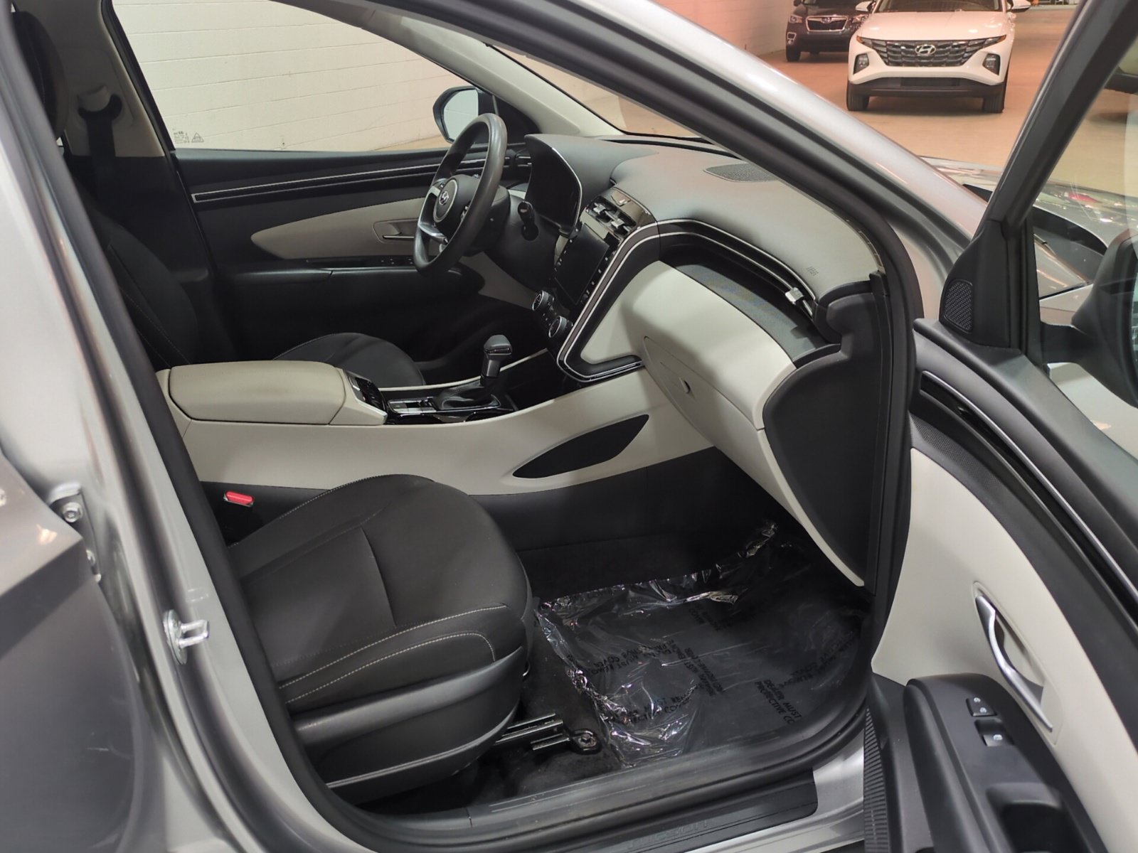 Certified 2023 Hyundai Tucson SEL AWD/4WD image 9