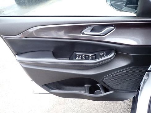 Used 2023 Jeep Grand Cherokee L Laredo image 18