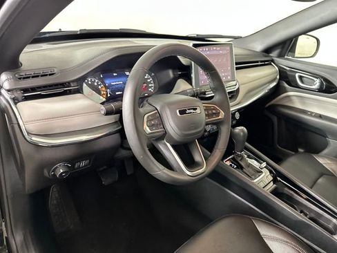 Used 2024 Jeep Compass Limited image 13