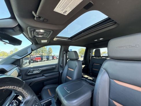 Used 2024 GMC Sierra 2500 AT4 w/ AT4 Premium Plus Package AWD/4WD image 22