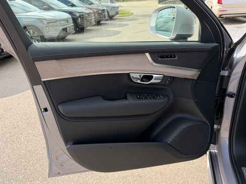 New 2026 Volvo XC90 B6 Plus w/ Protection Package Premier image 17