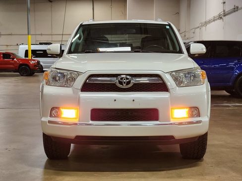 Used 2013 Toyota 4Runner SR5 RWD image 2