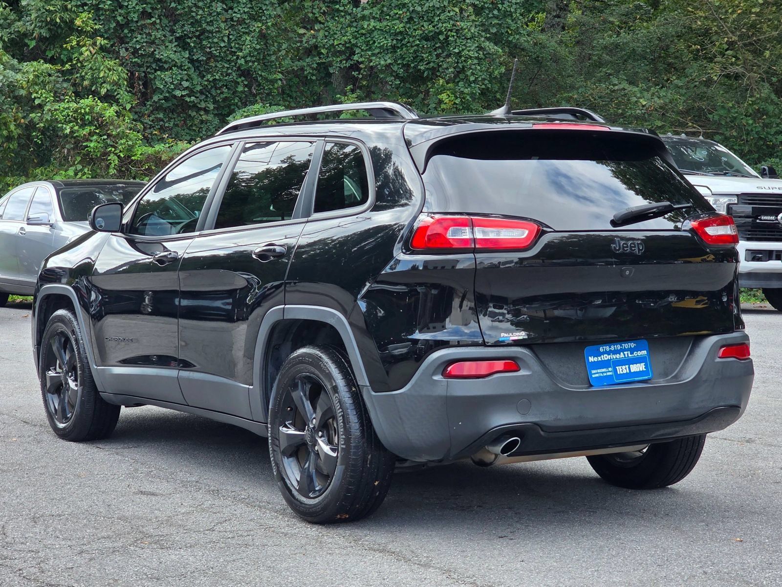 Used 2018 Jeep Cherokee Latitude w/ Altitude Package AWD/4WD image 5