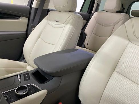 Used 2025 Cadillac XT6 Premium Luxury w/ Technology Package FWD image 71