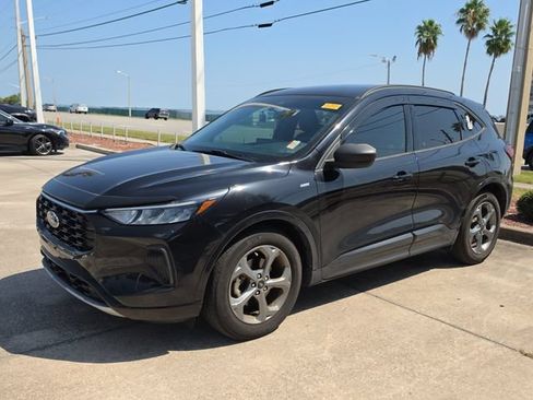 Used 2023 Ford Escape ST-Line w/ Tech Pack #1 FWD image 3
